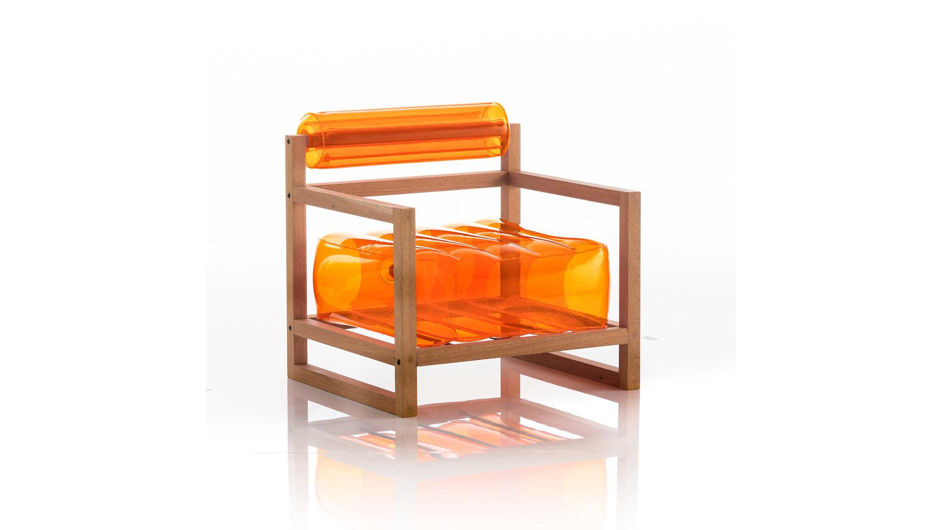 Sessel Mojow design aus Kunststoff Holz in Orange Yoko Eko Design-Sessel Polster transparent orange, Gestell Holz